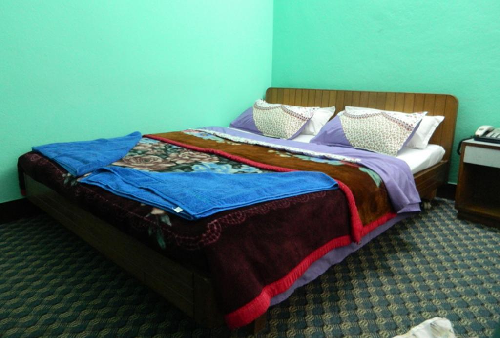 Mount Annapurna Guest House Катманду Экстерьер фото