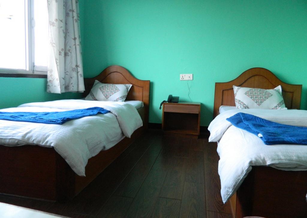 Mount Annapurna Guest House Катманду Экстерьер фото
