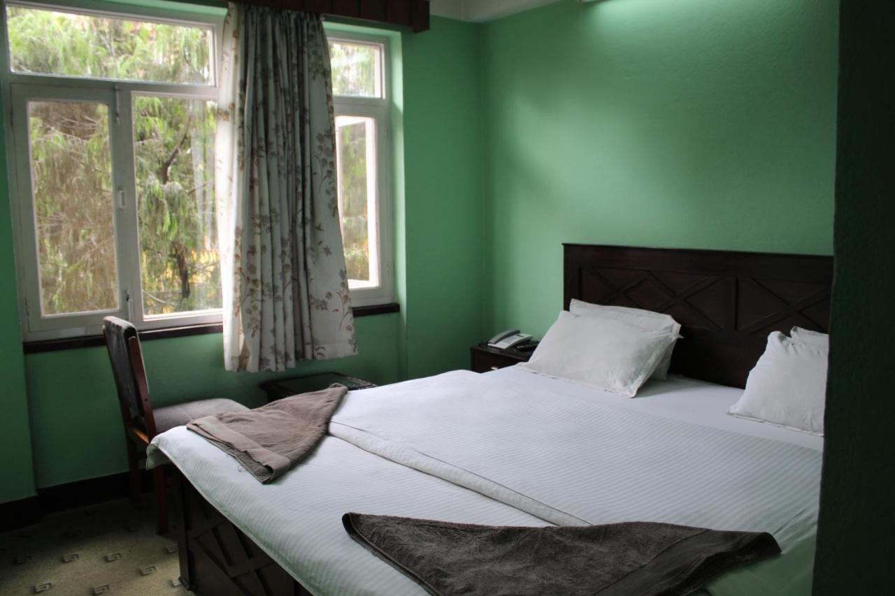 Mount Annapurna Guest House Катманду Экстерьер фото